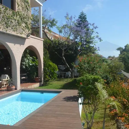 Vila Jacaranda